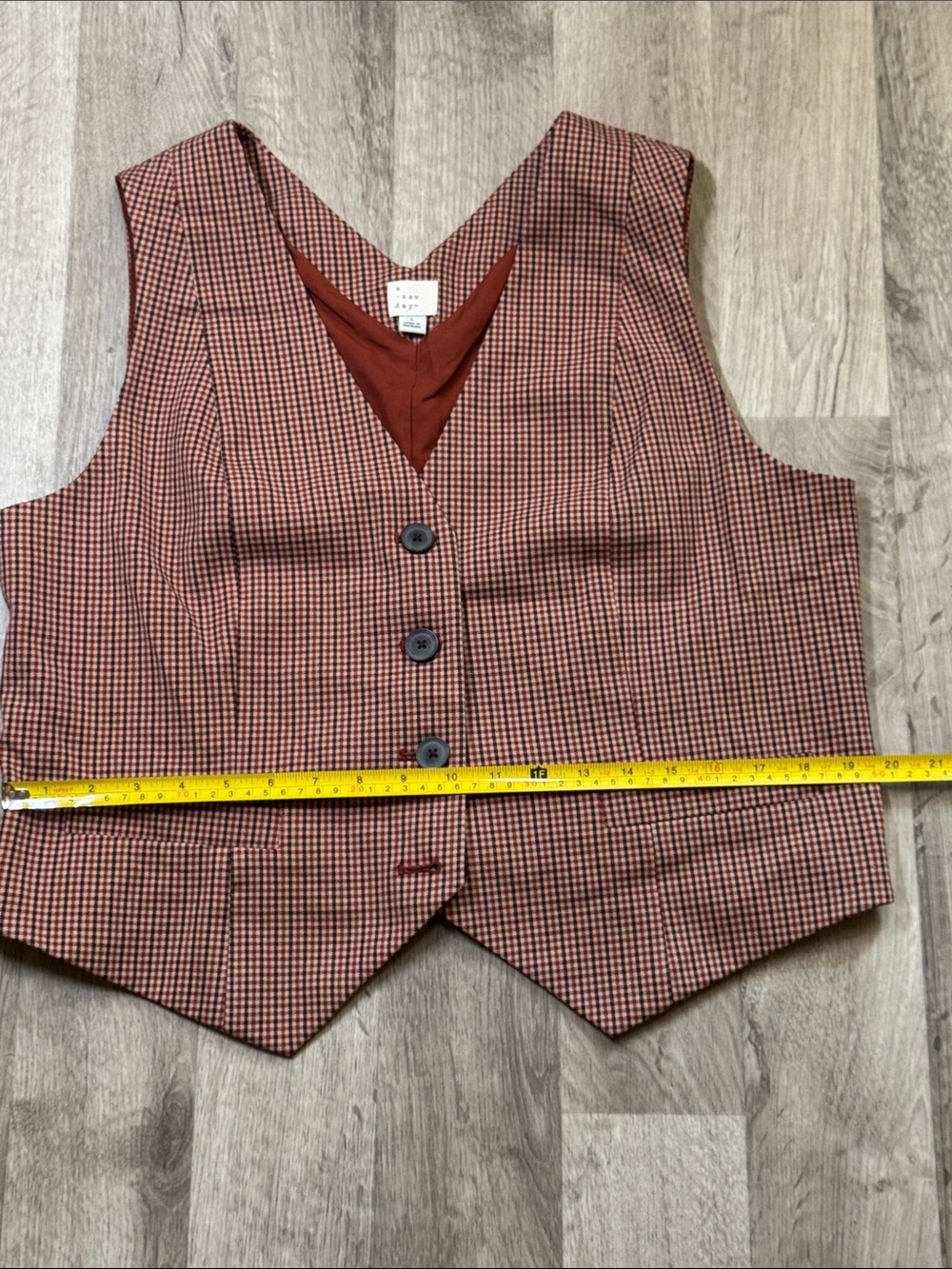 A new day Houndstooth Button Front Vest in Rust. Size Large - Picture 6 of 6